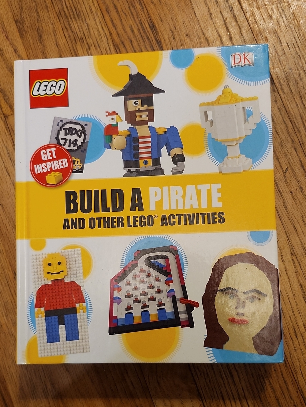 LEGO Books On How To Build Things - Picture 2 of 8